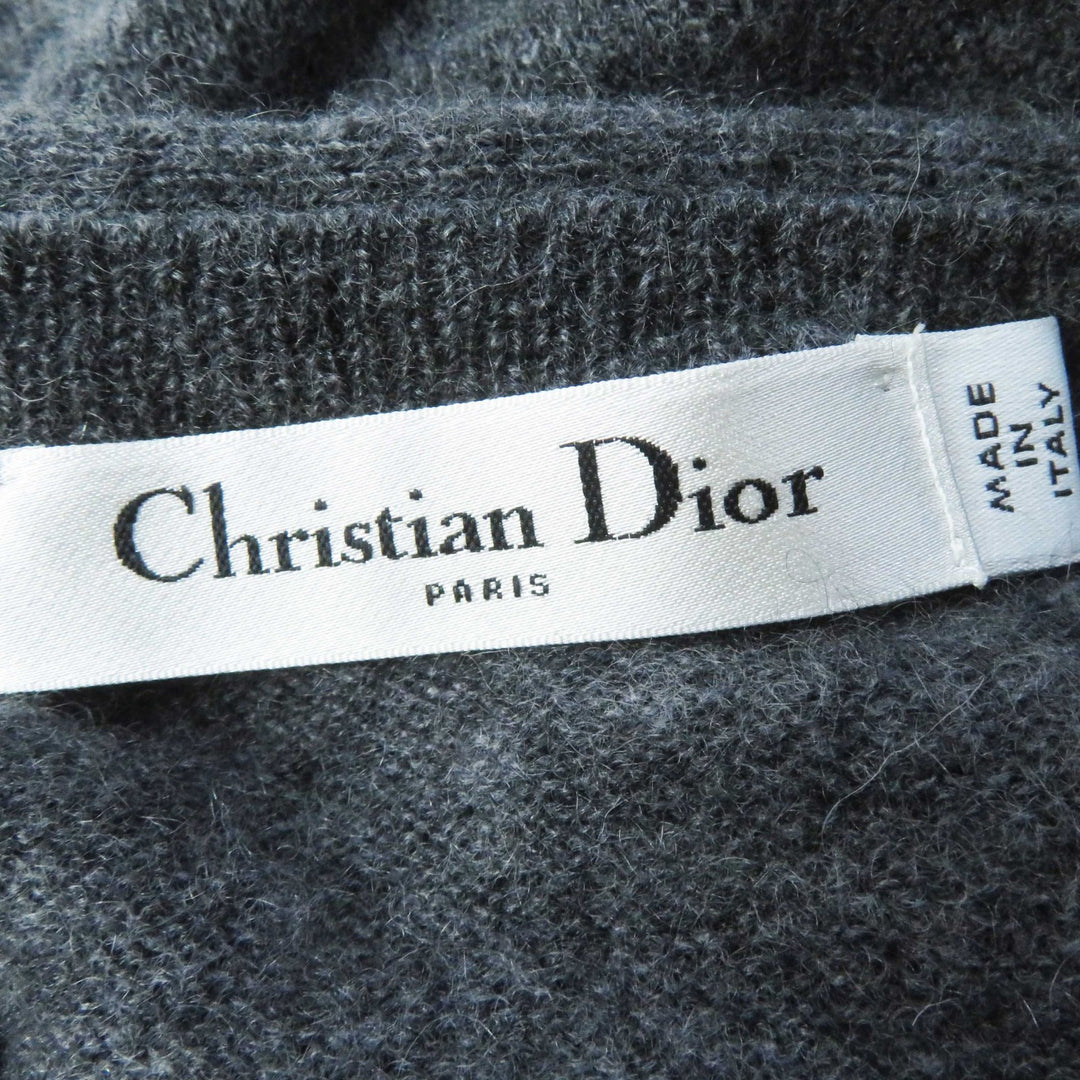 美品◎Christian Dior クリスチャンディオール 23AW 354S48AM053 カシミヤ100％ CDロゴFパールボタン 長袖ニット 灰 42 正規品