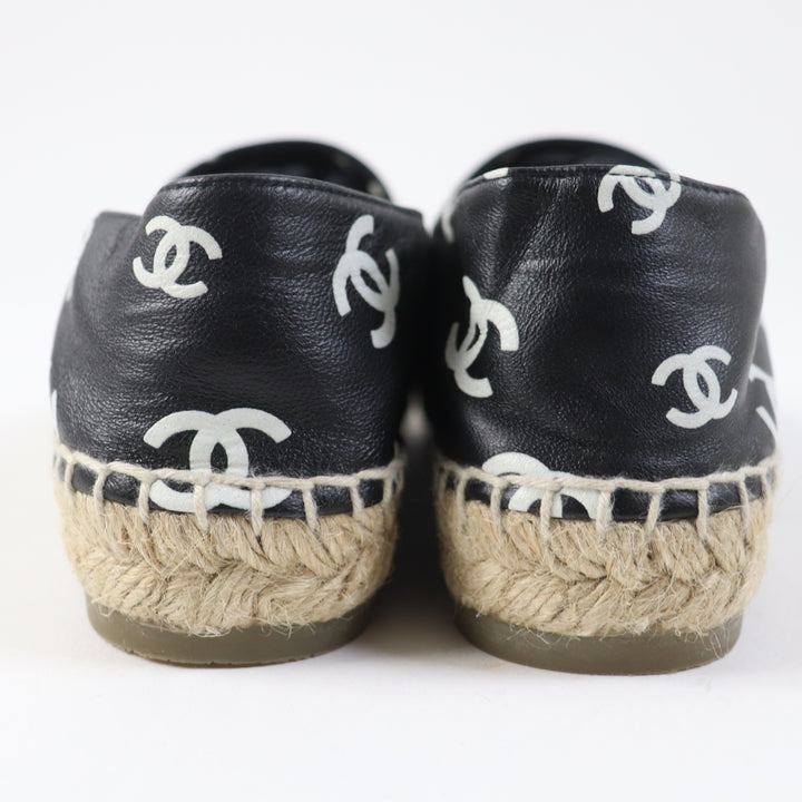 極美品◎CHANEL シャネル 22S G38628 ココマーク柄 エスパドリーユ／スリッポン ブラック ホワイト 35 箱・保存袋付き スペイン製