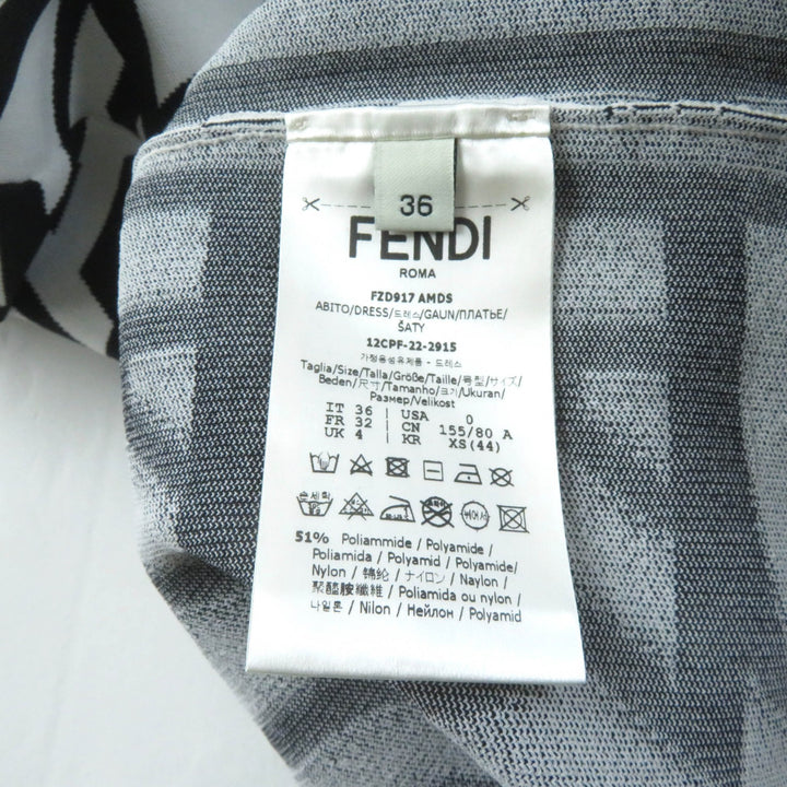 極美品★FENDI フェンディ MARC JACOBS マークジェイコブス 2022年製 FZD917 ロゴ総柄 半袖 ニット ワンピース 白 黒 36 正規品
