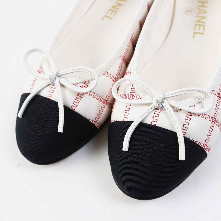 美品◎CHANEL シャネル 24P G45591 バレリーナ ココマーク リボン付 ラムスキン フラットシューズ／バレエシューズ 黒 白 赤 36 箱・袋付