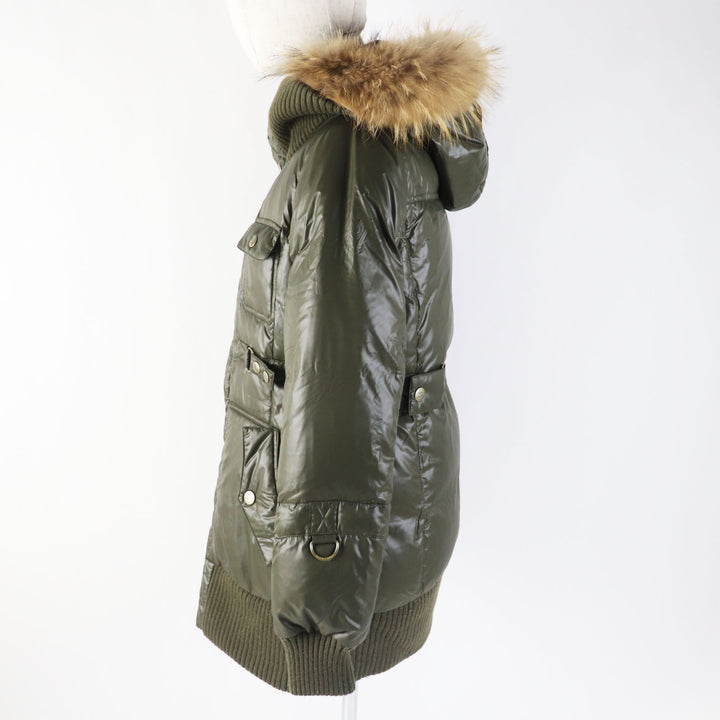 美品◎BURBERRY BLUE LABEL バーバリーブルーレーベル FCF14-532-72 ラクーンファー・フード付き ダウンジャケット カーキ 40 正規品
