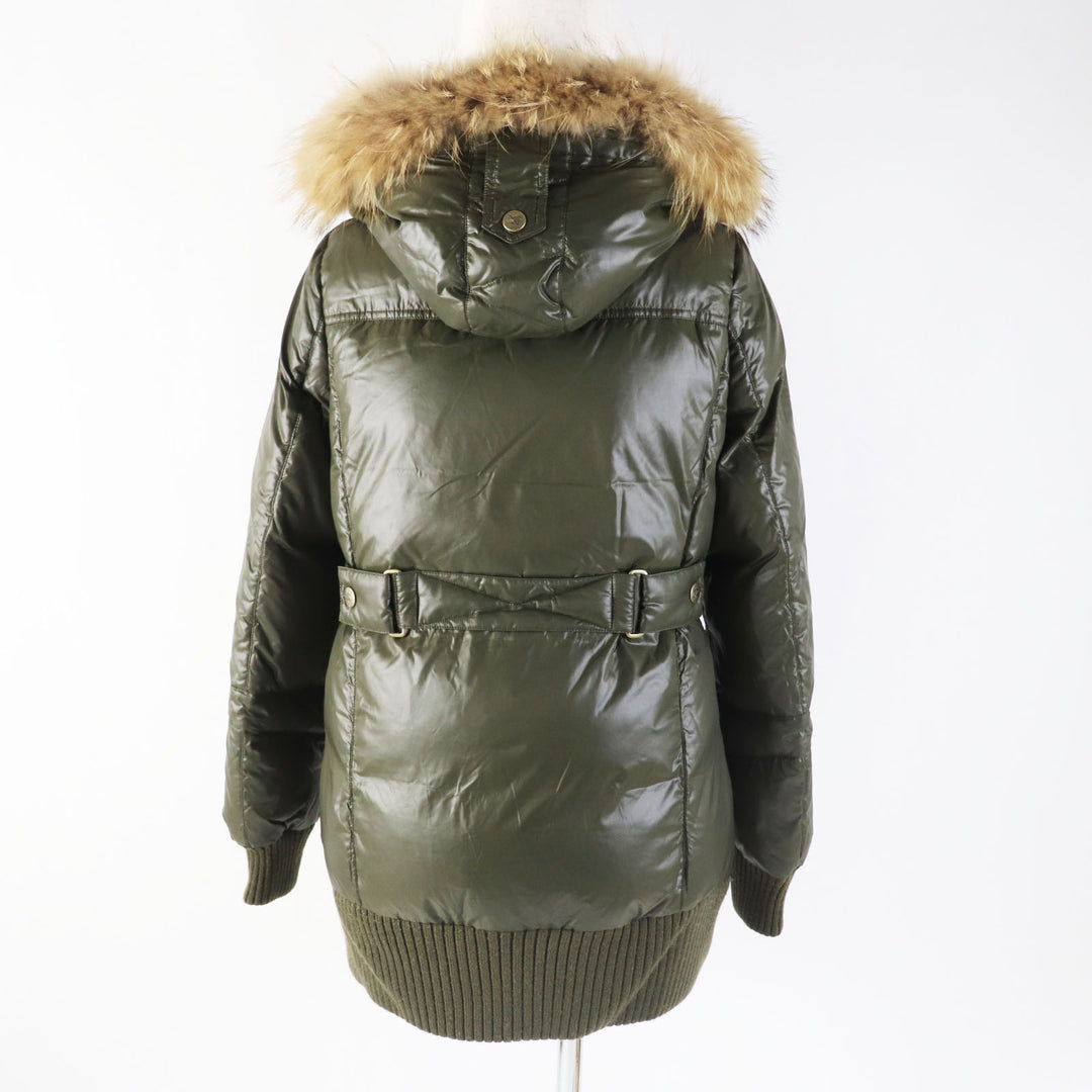 美品◎BURBERRY BLUE LABEL バーバリーブルーレーベル FCF14-532-72 ラクーンファー・フード付き ダウンジャケット カーキ 40 正規品