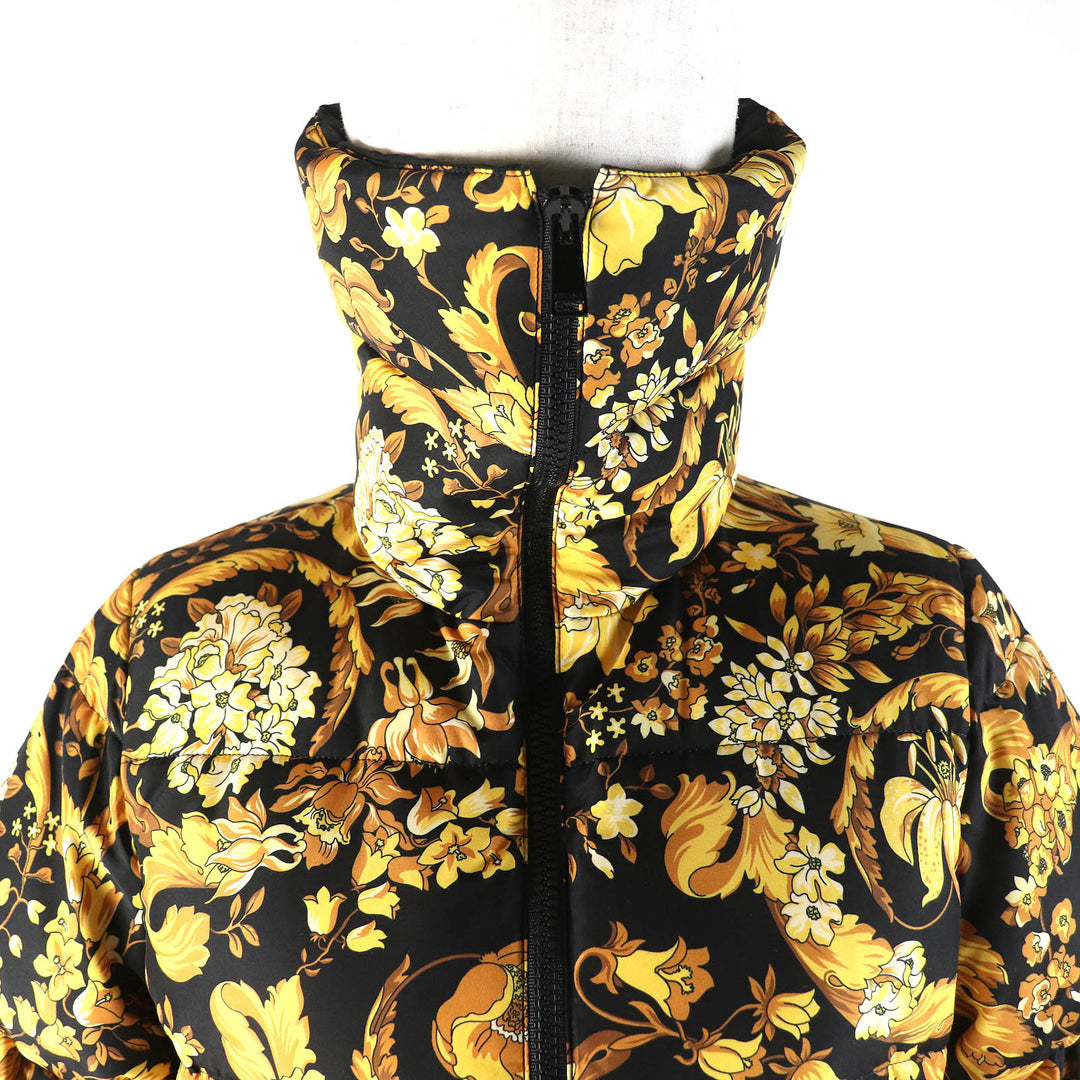極美品△VERSACE ヴェルサーチ 2021年製 1002795 メデューサバックルベルト付き バロック柄 ダウンコート ブラック イエロー系36 正規品