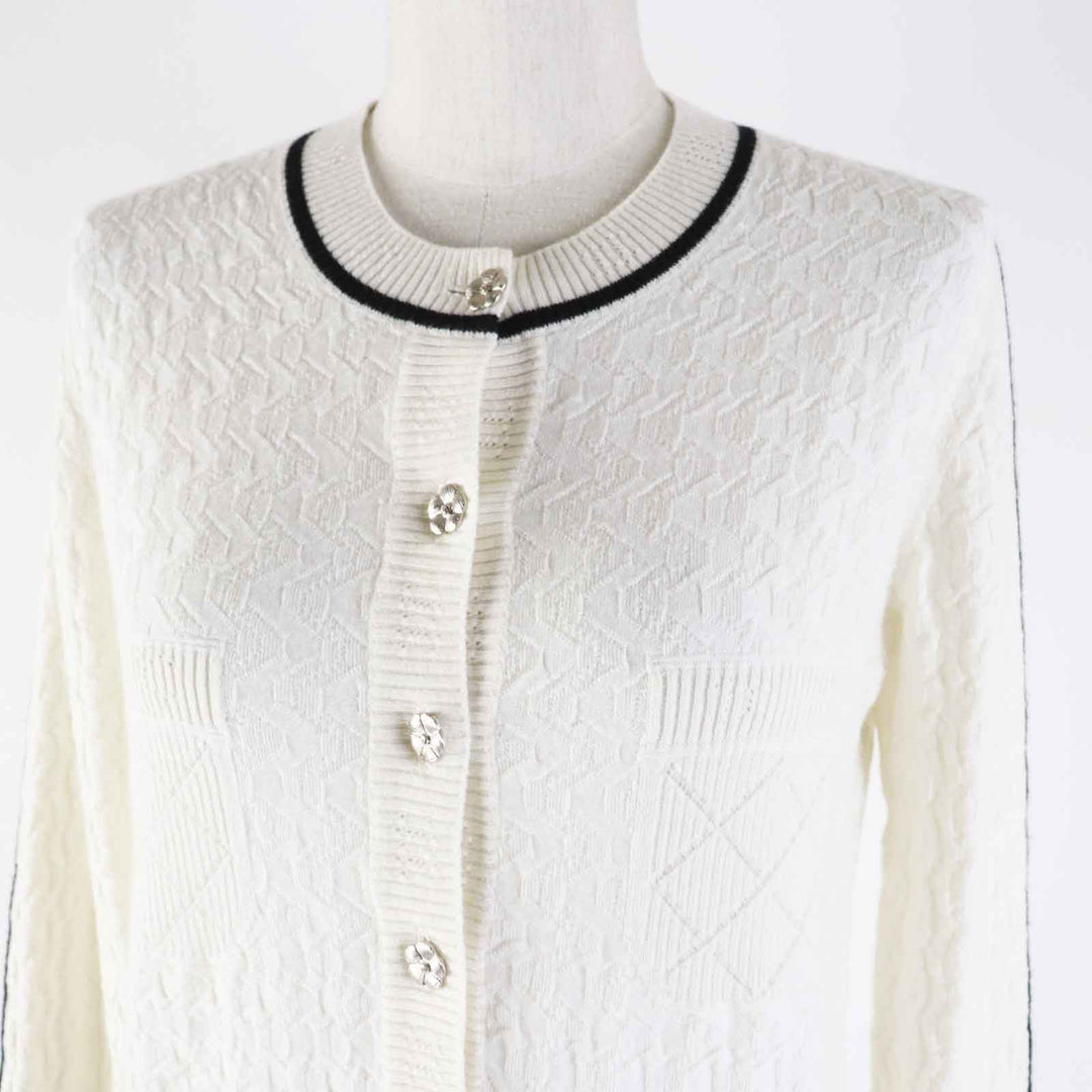 極美品◎CHANEL シャネル P75662 カシミヤ カメリアココボタン付き バイカラー 長袖 ニットカーディガン ホワイト×ブラック 36 保存袋付き