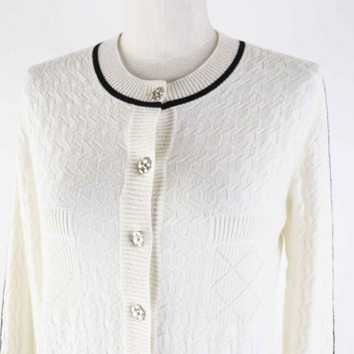 極美品◎CHANEL シャネル P75662 カシミヤ カメリアココボタン付き バイカラー 長袖 ニットカーディガン ホワイト×ブラック 36 保存袋付き