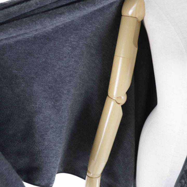 美品◎Loro Piana ロロピアーナ カシミヤ100％ 羊革 ロゴプレート付き パイピングラムスキン アニマル柄 ケープ ポンチョ グレー 正規品