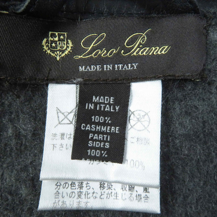 美品◎Loro Piana ロロピアーナ カシミヤ100％ 羊革 ロゴプレート付き パイピングラムスキン アニマル柄 ケープ ポンチョ グレー 正規品