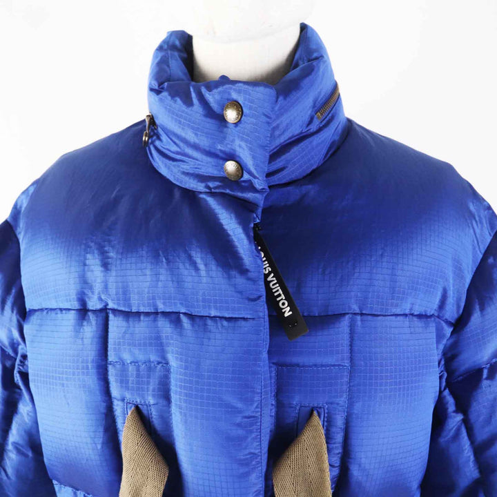 未使用品◎LOUIS VUITTON ルイヴィトン 23SS ベルト付き 裏地モノグラム ダウンジャケット ブルー 34 ハンガー付 伊製 正規品 レディース
