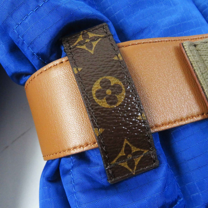 未使用品◎LOUIS VUITTON ルイヴィトン 23SS ベルト付き 裏地モノグラム ダウンジャケット ブルー 34 ハンガー付 伊製 正規品 レディース