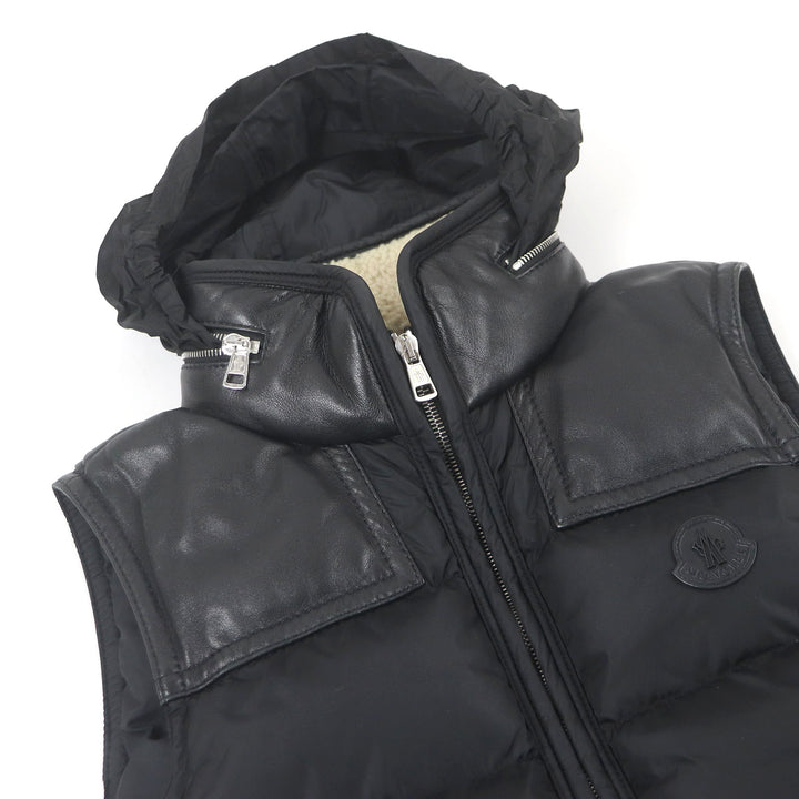 美品□MONCLER モンクレール MILLAIS GILET ラムレザー ムートン使い ロゴワッペン付き ダウンベスト ジレ ブラック 0 正規品 メンズ