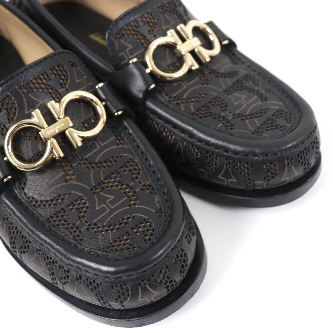 極美品☆Salvatore Ferragamo サルヴァトーレフェラガモ ROLO ガンチーニ金具 ロゴ総柄 レザー ローファー ブラック 5.5 レディース