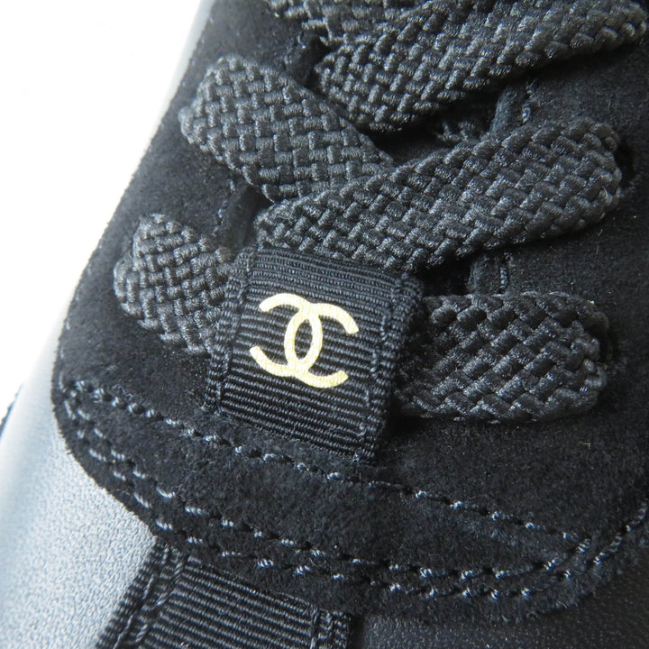 未使用品◎CHANEL シャネル 24S G45714 ココマーク ロゴ入 カーフスキン スニーカー ブラック ホワイト 36 箱付 伊製 正規品 レディース
