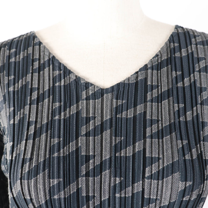 美品☆PLEATS PLEASE プリーツプリーズ イッセイミヤケ PP53-JT626 千鳥格子柄 Vネック 長袖 ワンピース チャコールグレー 3 正規品