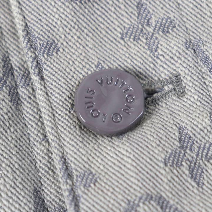 美品○LOUIS VUITTON ルイヴィトン 2021年製 HHA21W ロゴボタン フラップポケット モノグラム デニムジャケット グレー 46 正規品 メンズ