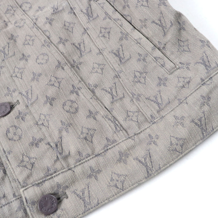 美品○LOUIS VUITTON ルイヴィトン 2021年製 HHA21W ロゴボタン フラップポケット モノグラム デニムジャケット グレー 46 正規品 メンズ