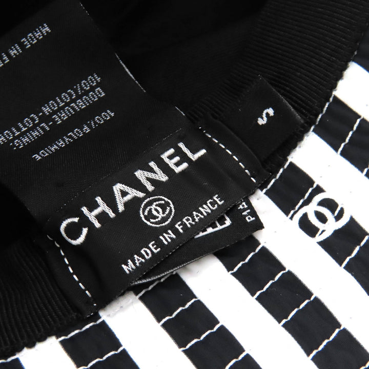 極美品△CHANEL シャネル 24SS AA9874 ココビーチ ココマーク ストライプ柄 バケットハット 帽子 ブラック ホワイト S フランス製 正規品