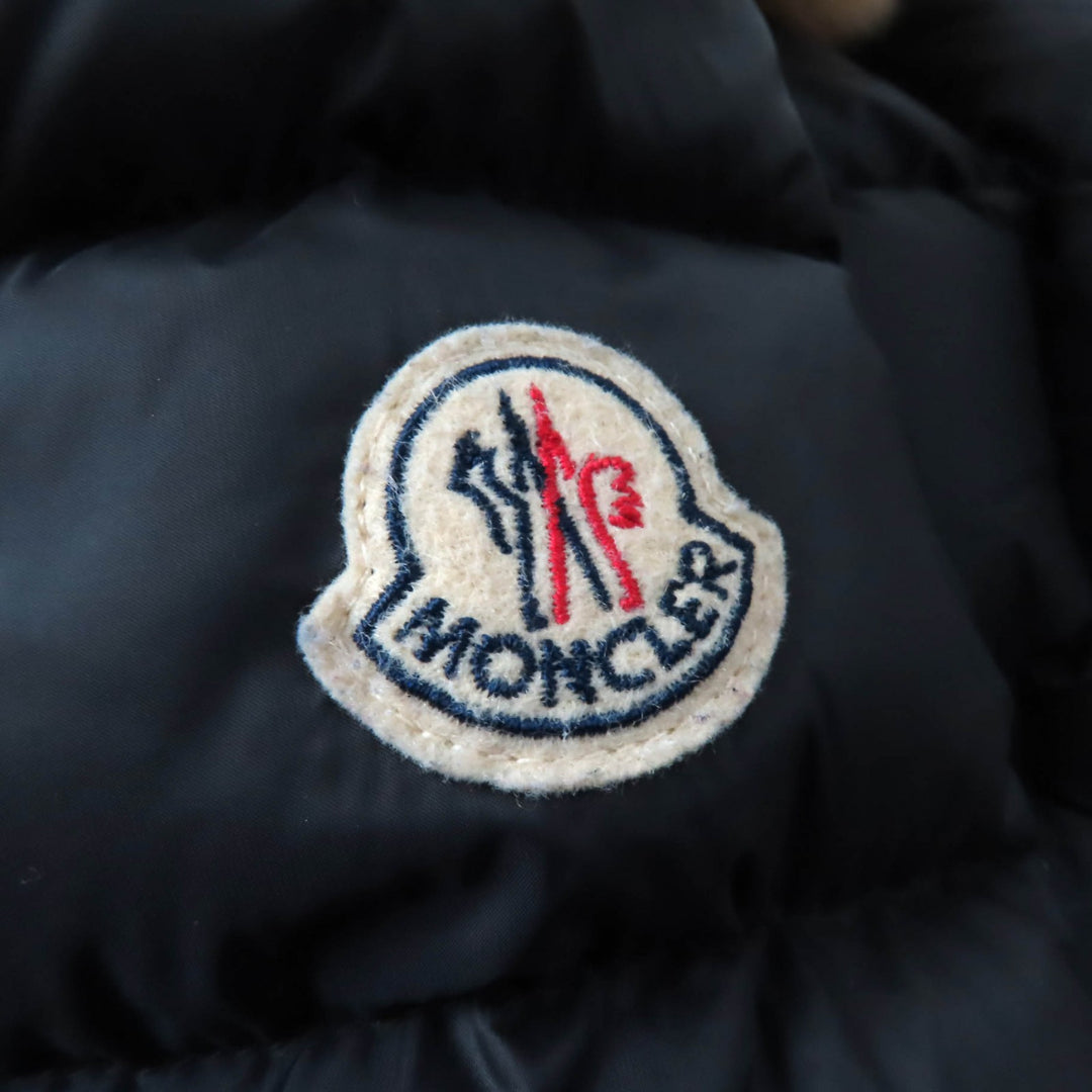 美品★MONCLER モンクレール HERMIFUR ラクーンファー・フード・ロゴワッペン付 ZIP UP ダウンコート ブラック 00 正規品 レディース