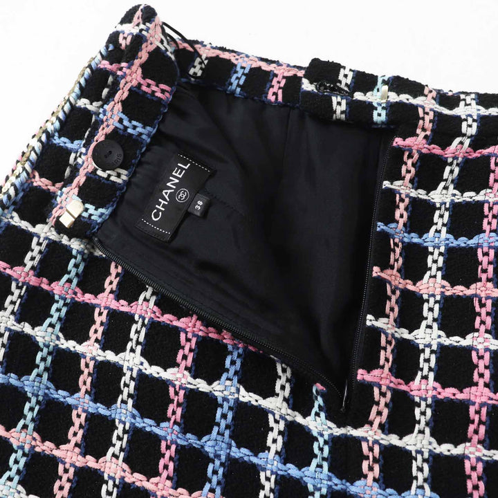 極美品◎CHANEL シャネル 22SS P72501 ランウェイ着用 ココマークボタン スパンコール 台形 ツイードスカート ブラック マルチ 38 正規品