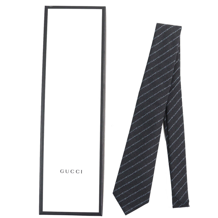 未使用品△GUCCI グッチ ウール100％ レジメンタルロゴストライプ ネクタイ 剣先7CM ダークグレー系 箱付き イタリア製 正規品 メンズ