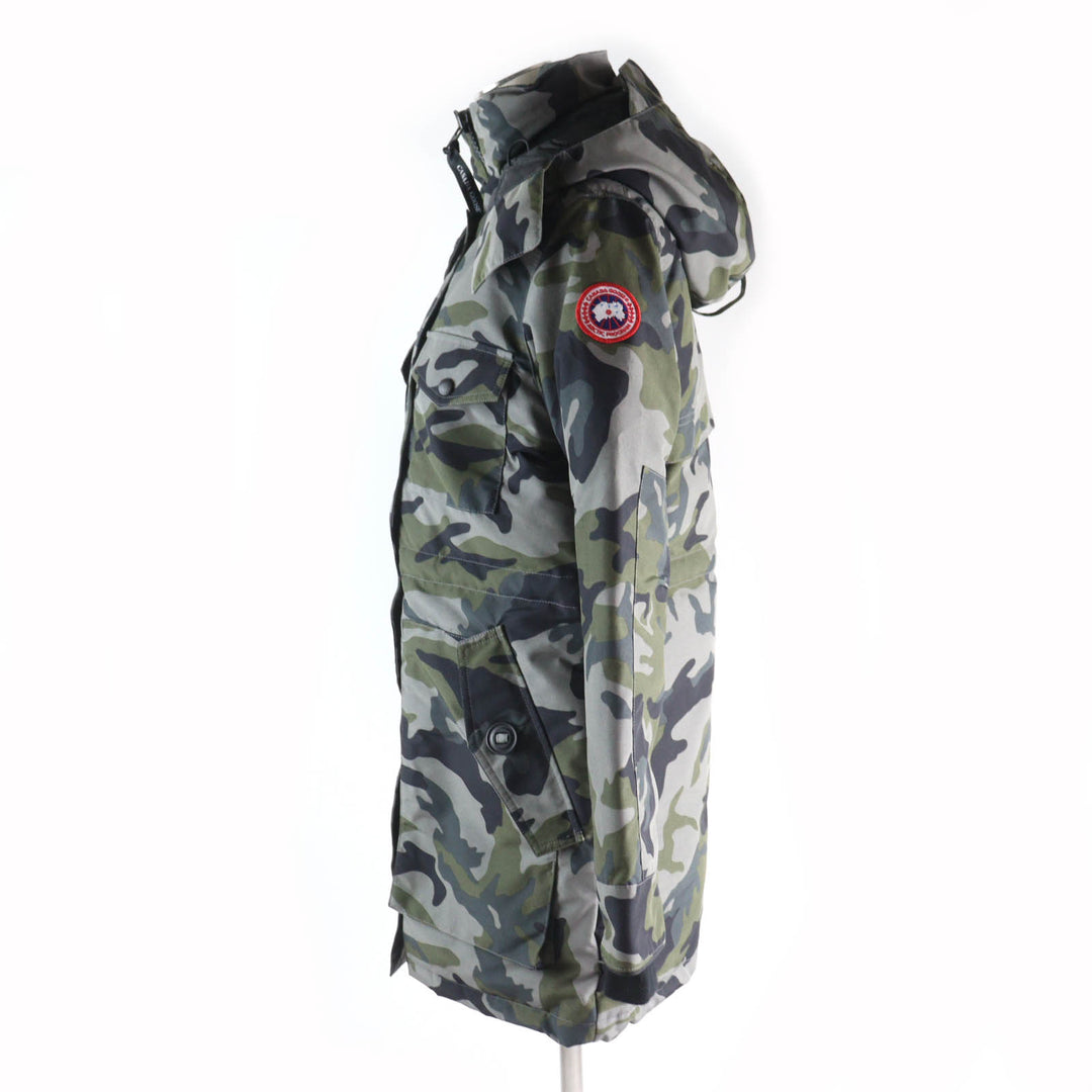 未使用品★CANADA GOOSE カナダグース 5806LP GABRIOLA PARKA カナダグースジャパン ロゴワッペン・フード付 カモフラ ダウンコート XS