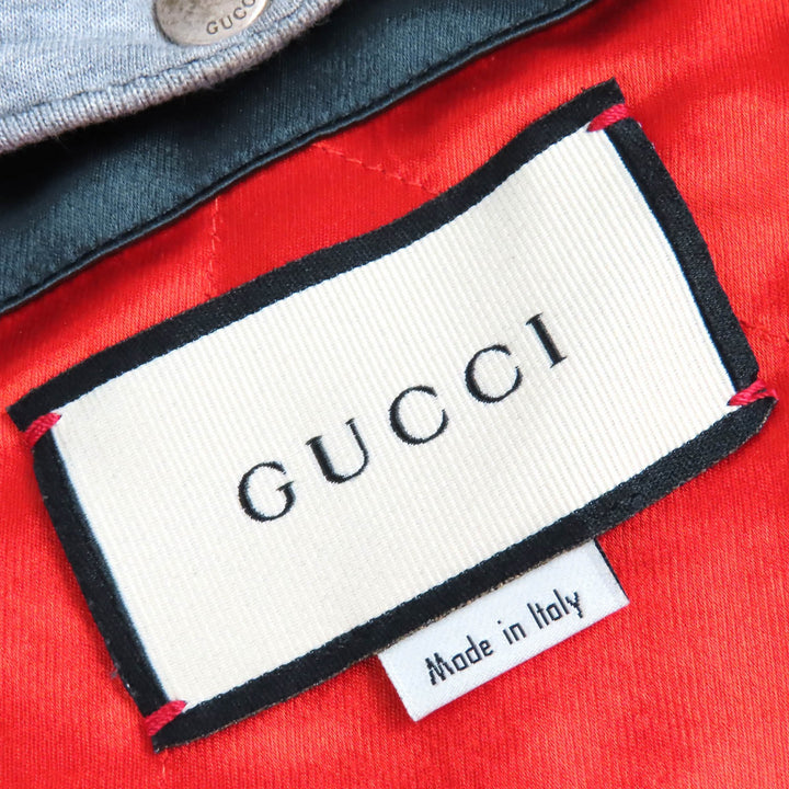 美品△GUCCI グッチ 604112 WORLD WIDE ロゴワッペン フード付き 中綿入 ジップアップ シャツジャケット ダークグレー系 44 伊製 正規品