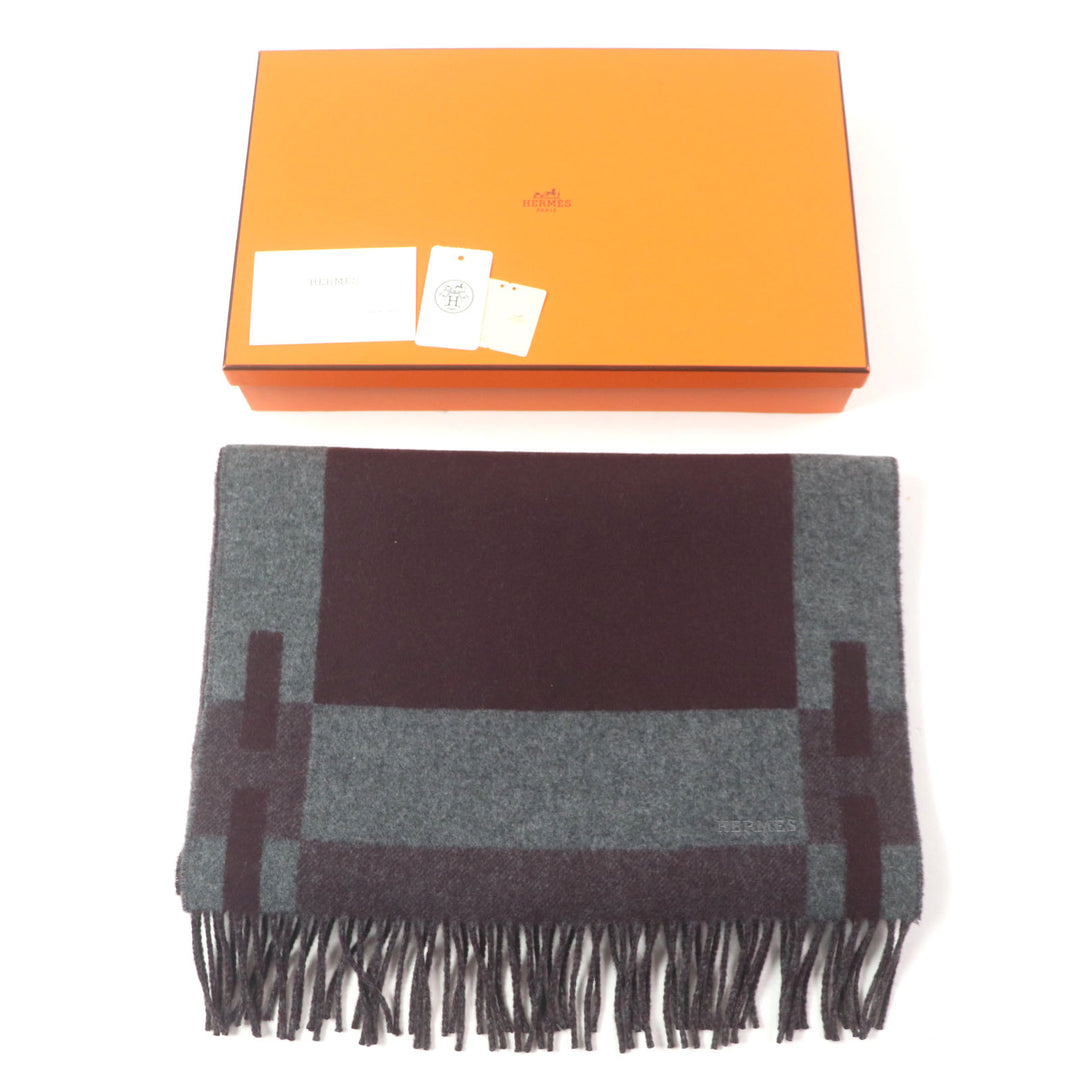 極美品▼HERMES エルメス Hパッサン カシミヤ100% 現行品 ロゴ刺繍 フリンジ マフラー バイオレット グレー 箱付き メンズ 定価105600円