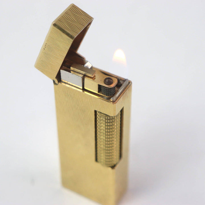 美品□Dunhill ダンヒル ヘリンボーン シェブロンストライプ スクエア型 ローラー式 ガスライター ゴールド スイス製 メンズ 着火確認済