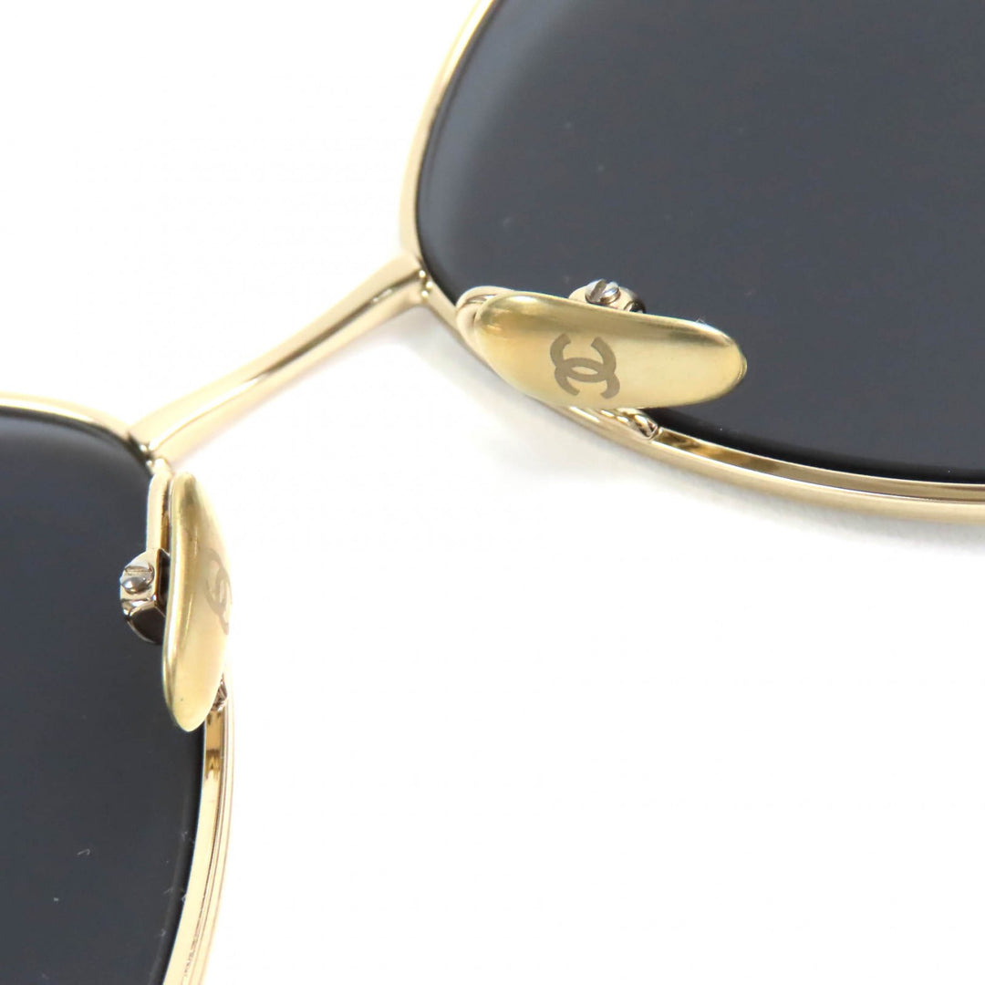 極美品△CHANEL シャネル 4274Q C395/T8 ココマーク フェイクパール チェーン付 バタフライ シェイプ サングラス アイウェア 59□16 135