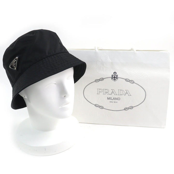 美品△PRADA プラダ 1HC137 トライアングルロゴ 三角ロゴプレート Re-Nylon バケットハット 帽子 ブラック M 伊製 正規品 レディース