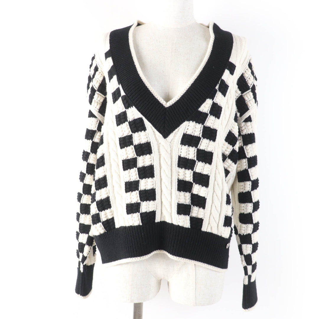 極美品☆CHANEL シャネル P74123K10621 カシミヤ ココマークボタン 深Vネック 長袖 ニット ホワイト ブラック 38 伊製 正規品 レディース