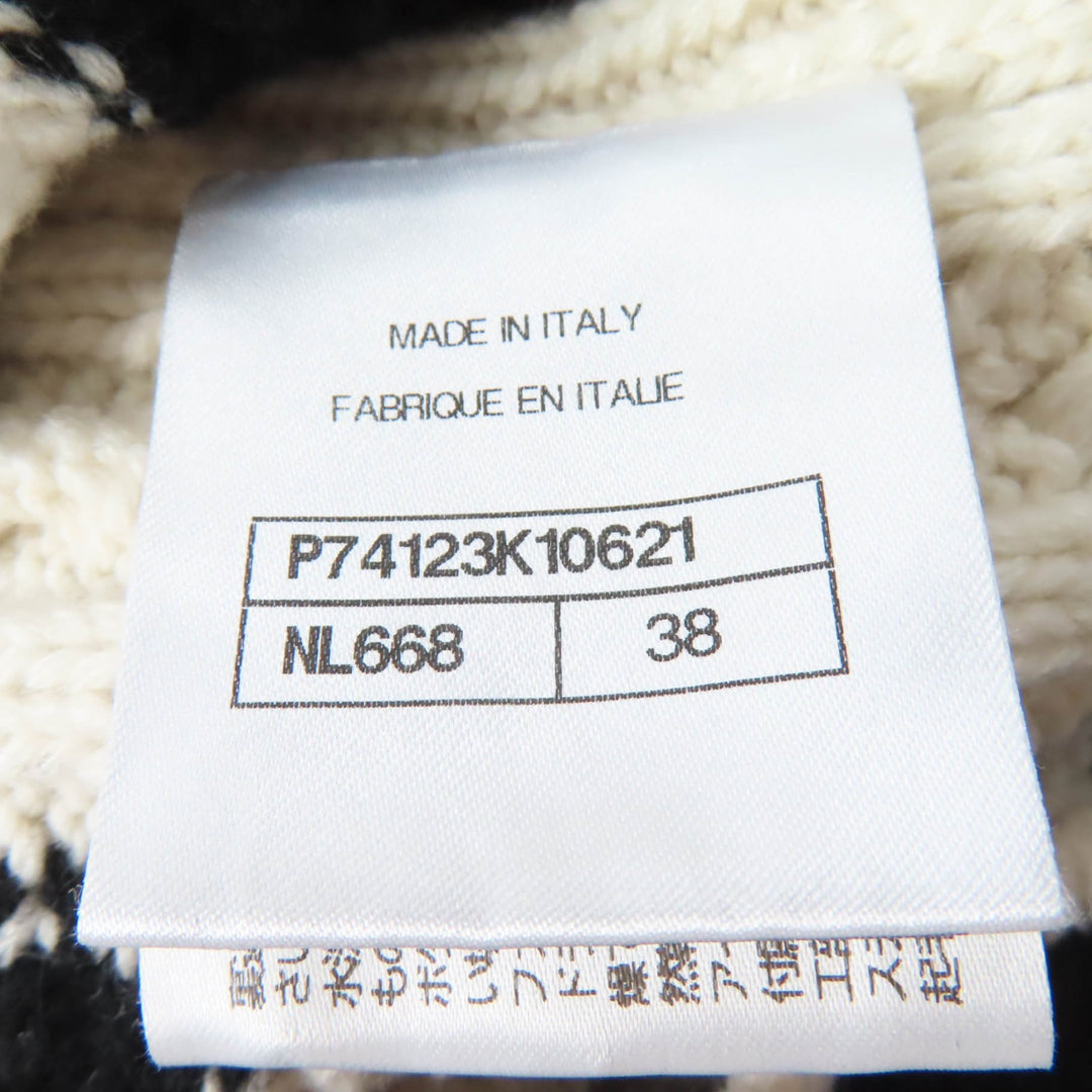 極美品☆CHANEL シャネル P74123K10621 カシミヤ ココマークボタン 深Vネック 長袖 ニット ホワイト ブラック 38 伊製 正規品 レディース