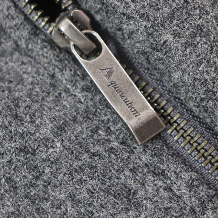 極美品▼Aquascutum アクアスキュータム ツイード ロゴ入りボタン 比翼仕立て ジップアップ ダウンジャケット グレー M 正規品 メンズ