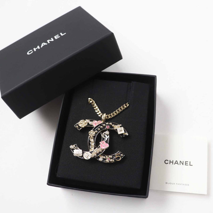 極美品◎CHANEL シャネル B24P ABD325 カメリア 香水 バッグ アイコンデザイン ラージココマーク ネックレス ブラック ゴールド 箱付き