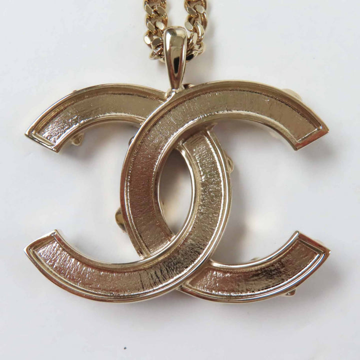 極美品◎CHANEL シャネル B24P ABD325 カメリア 香水 バッグ アイコンデザイン ラージココマーク ネックレス ブラック ゴールド 箱付き
