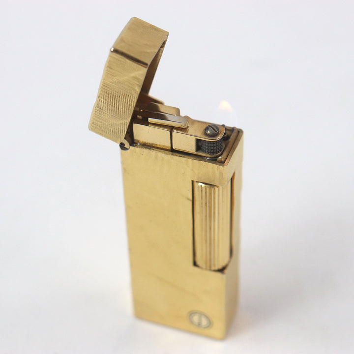美品□Dunhill ダンヒル ロゴ入り 総柄 スクエア型 ローラー式 喫煙具 ガスライター ゴールド スイス製 メンズ オススメ◎ 着火確認済み