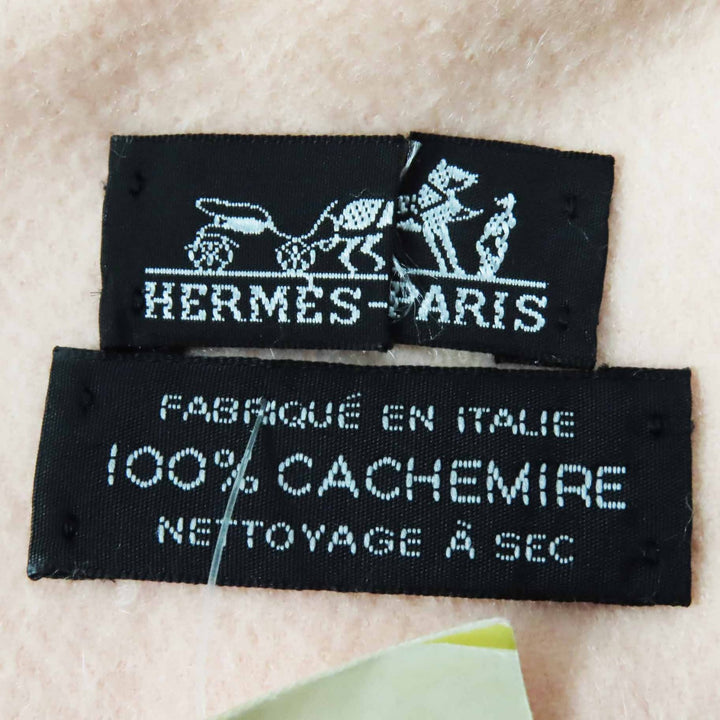 良品◎HERMES エルメス カシミヤ100％ ロゴ刺繍入り 超大判 ショール フリンジ付き ベビーピンク イタリア製 レディース