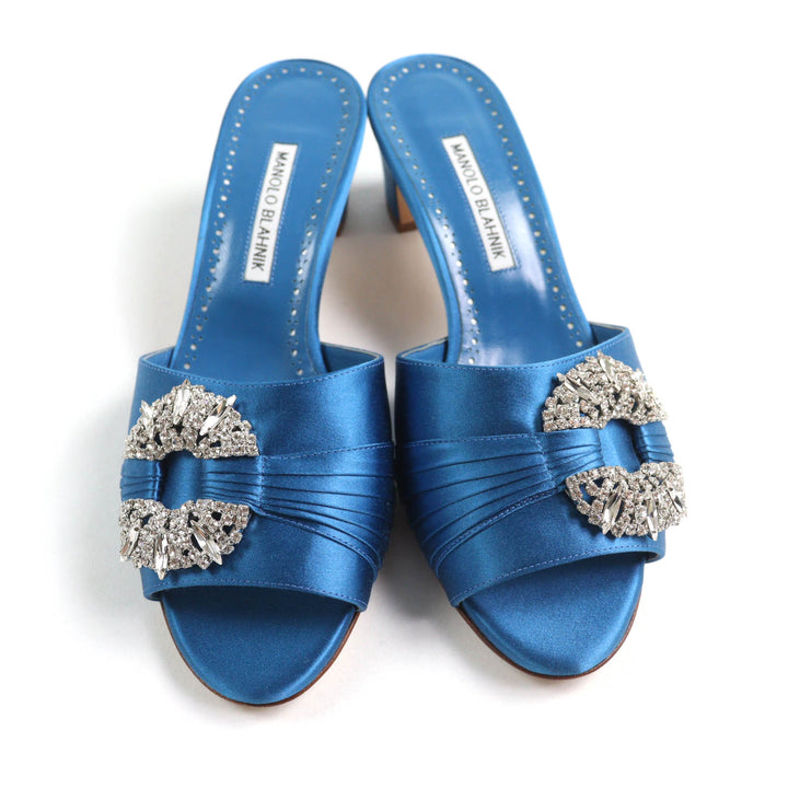 極美品★MANOLO BLAHNIK マノロブラニク Prinap 50 クリスタルバックル付 サテン ミュール サンダル ブルー 38 イタリア製 レディース