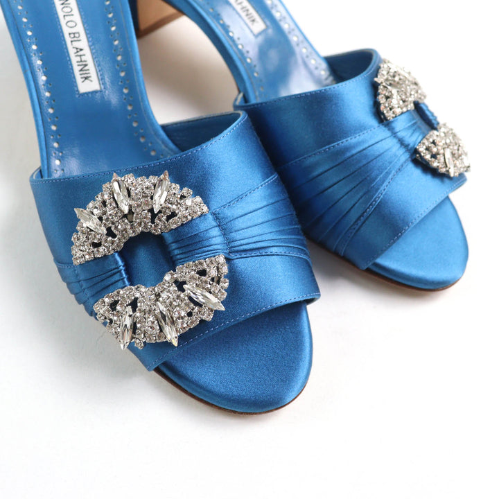 極美品★MANOLO BLAHNIK マノロブラニク Prinap 50 クリスタルバックル付 サテン ミュール サンダル ブルー 38 イタリア製 レディース