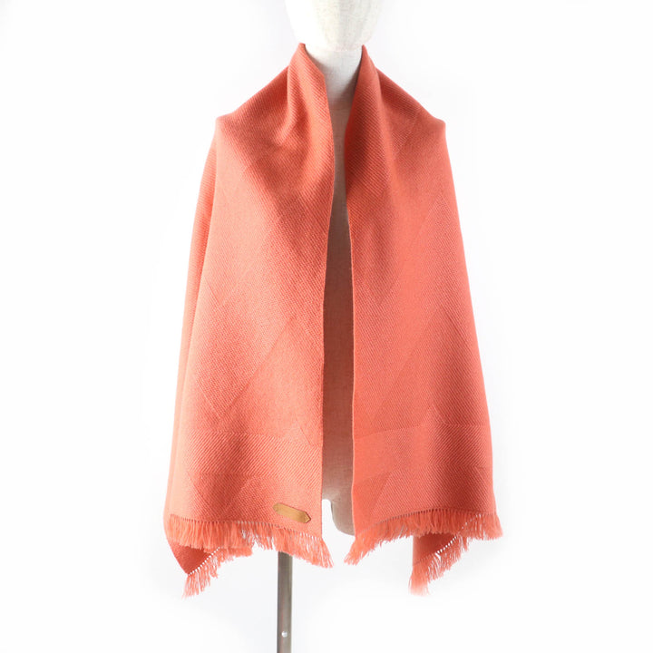 未使用品★HERMES エルメス グランド シェブロン カシミヤ100％ Rose Blush レザーロゴパッチ・フリンジ付 ストール マフラー 箱付き