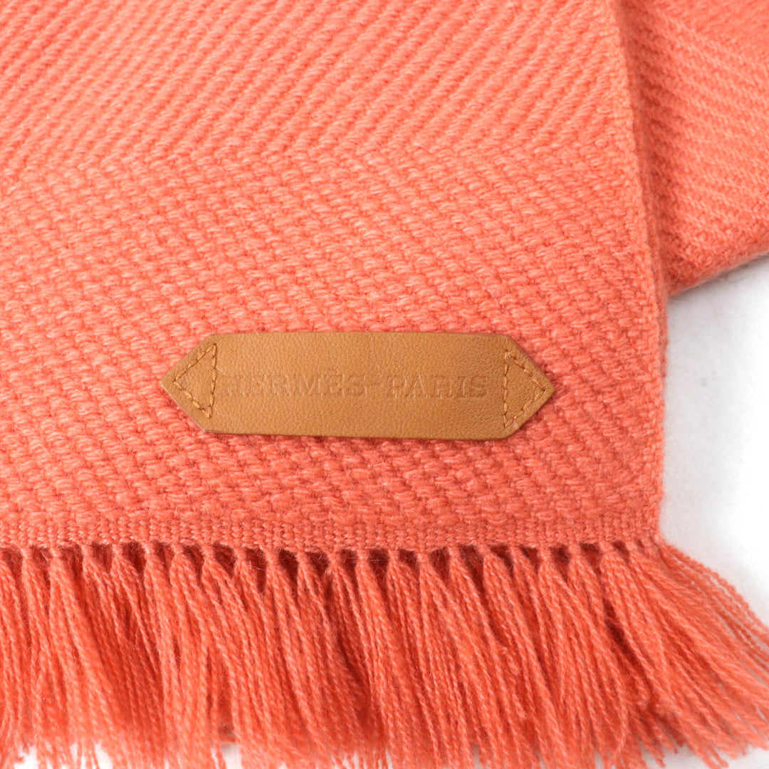 未使用品★HERMES エルメス グランド シェブロン カシミヤ100％ Rose Blush レザーロゴパッチ・フリンジ付 ストール マフラー 箱付き
