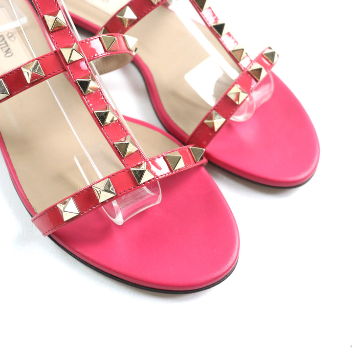 極美品★Valentino Garavani ヴァレンティノガラヴァーニ ロックスタッズ付 アンクルストラップ パテントレザー フラットサンダル ピンク