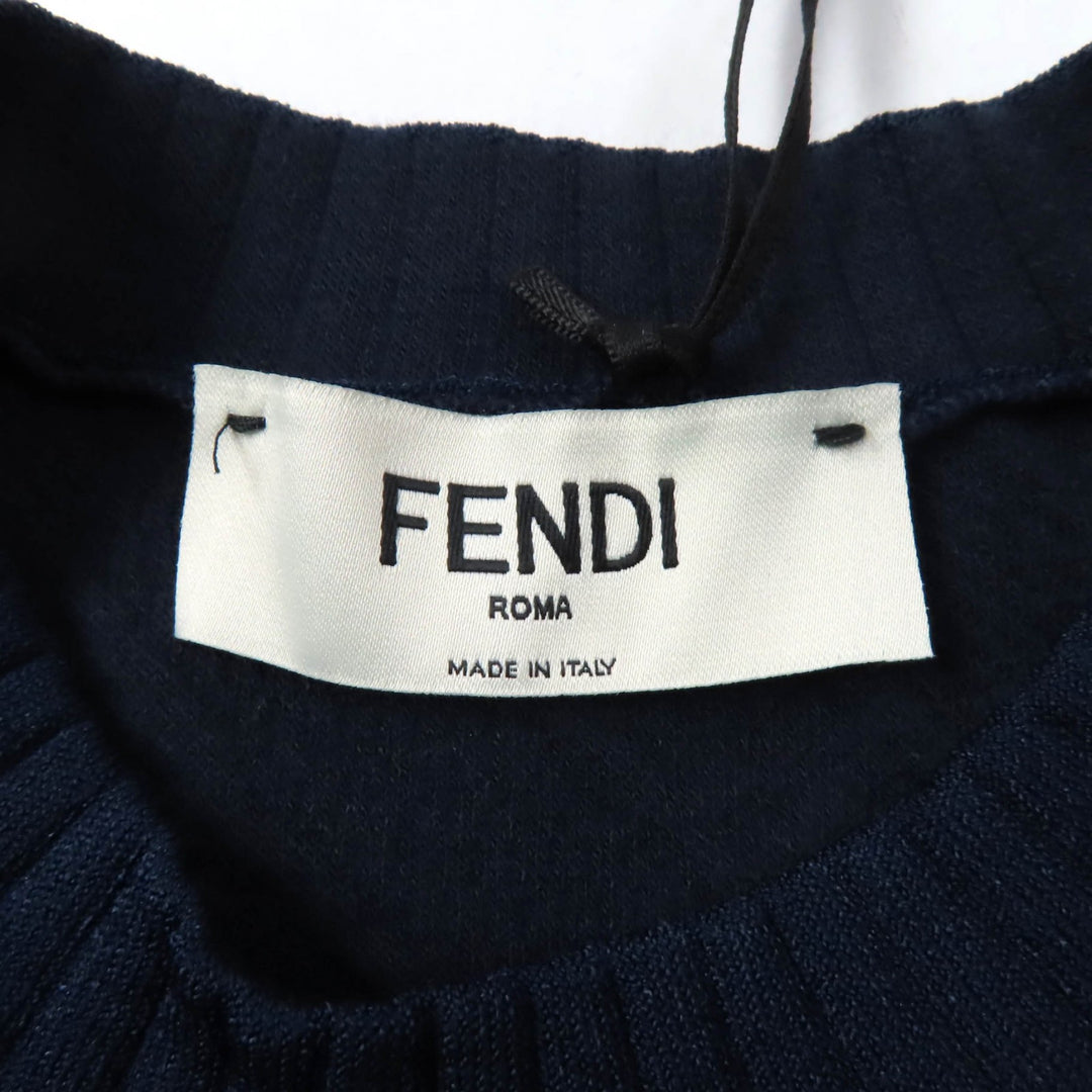 未使用品★FENDI フェンディ 2022年製 FZX831 FFロゴ クルーネック クロップド丈 長袖 ニット ネイビー 40 イタリア製 正規品 レディース