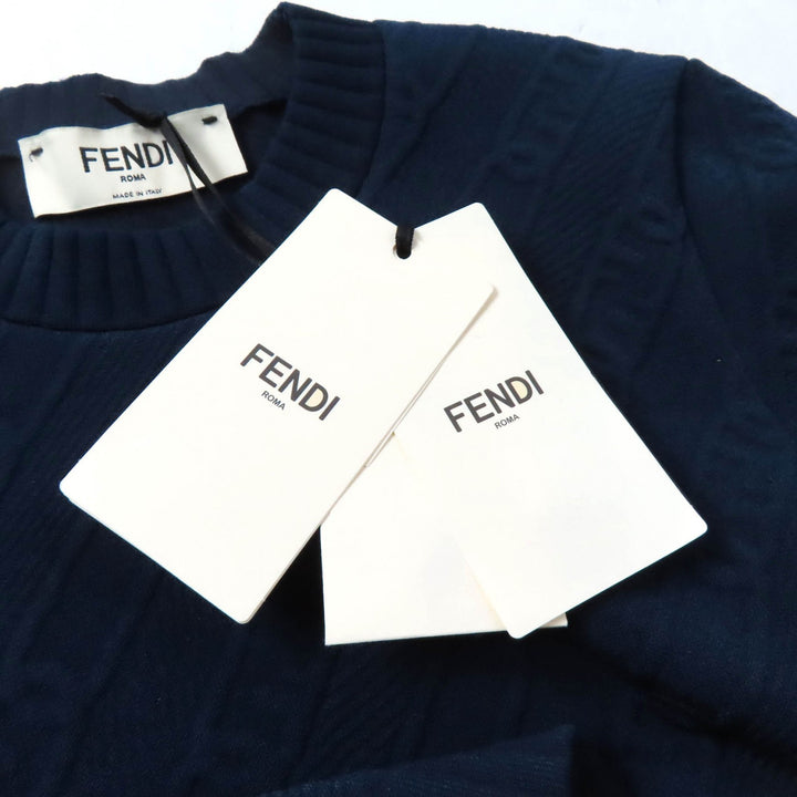 未使用品★FENDI フェンディ 2022年製 FZX831 FFロゴ クルーネック クロップド丈 長袖 ニット ネイビー 40 イタリア製 正規品 レディース