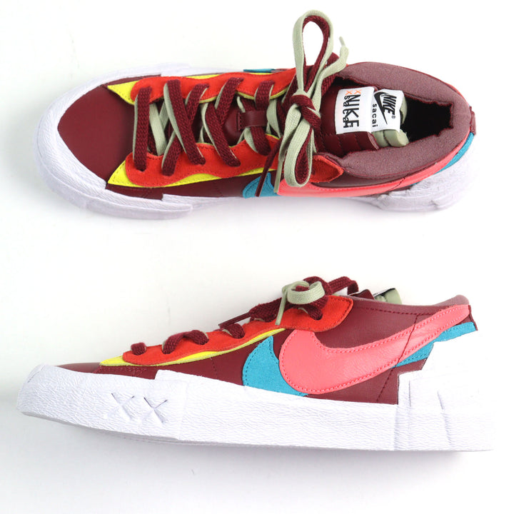 未使用品○NIKE KAWS SACAI ナイキ カウズ サカイ DM7901 600 BLAZER LOW トリプルネームタグ XXモチーフ刻印 レザー スニーカー 27