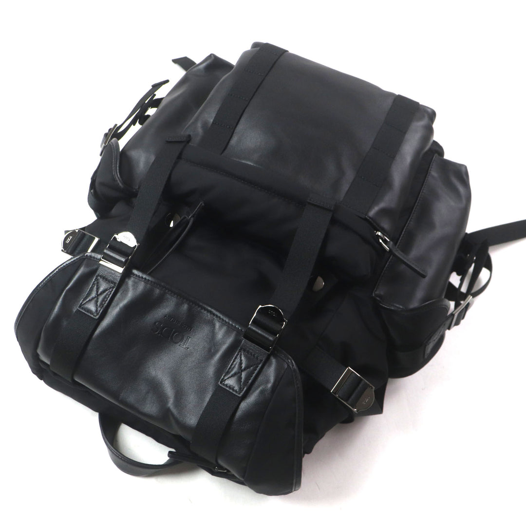 極美品▼トッズ XBMTRKG0300SPFB999 ファブリック＆レザー バックパック ミディアム ロゴ刻印入り ブラック 袋付き メンズ 定価262900円