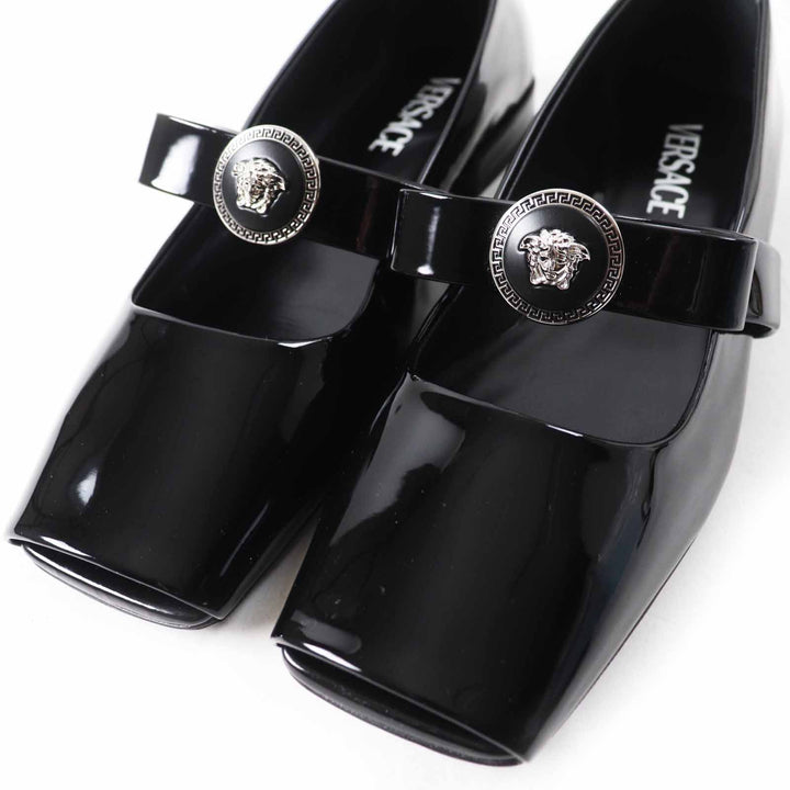 未使用品◎VERSACE ヴェルサーチ 24-25AW ジャンボ リボン バレリーナ オープントゥ パテントレザー パンプス ブラック 38 定価133100円
