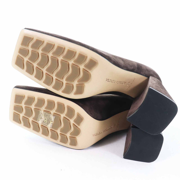未使用品◎BOTTEGAVENETA ボッテガヴェネタ 692088 TOWER スウェードレザー チャンキーヒール スクエアトゥパンプス 茶 38 箱・保存袋付