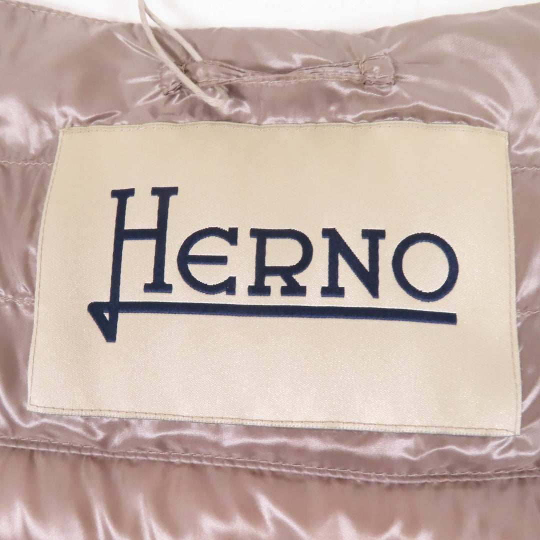 未使用品☆Herno ヘルノ PI0918D ナイロン コットン切替 ノーカラー 比翼仕立て ダウンコート ベージュ 40 正規品 レディース