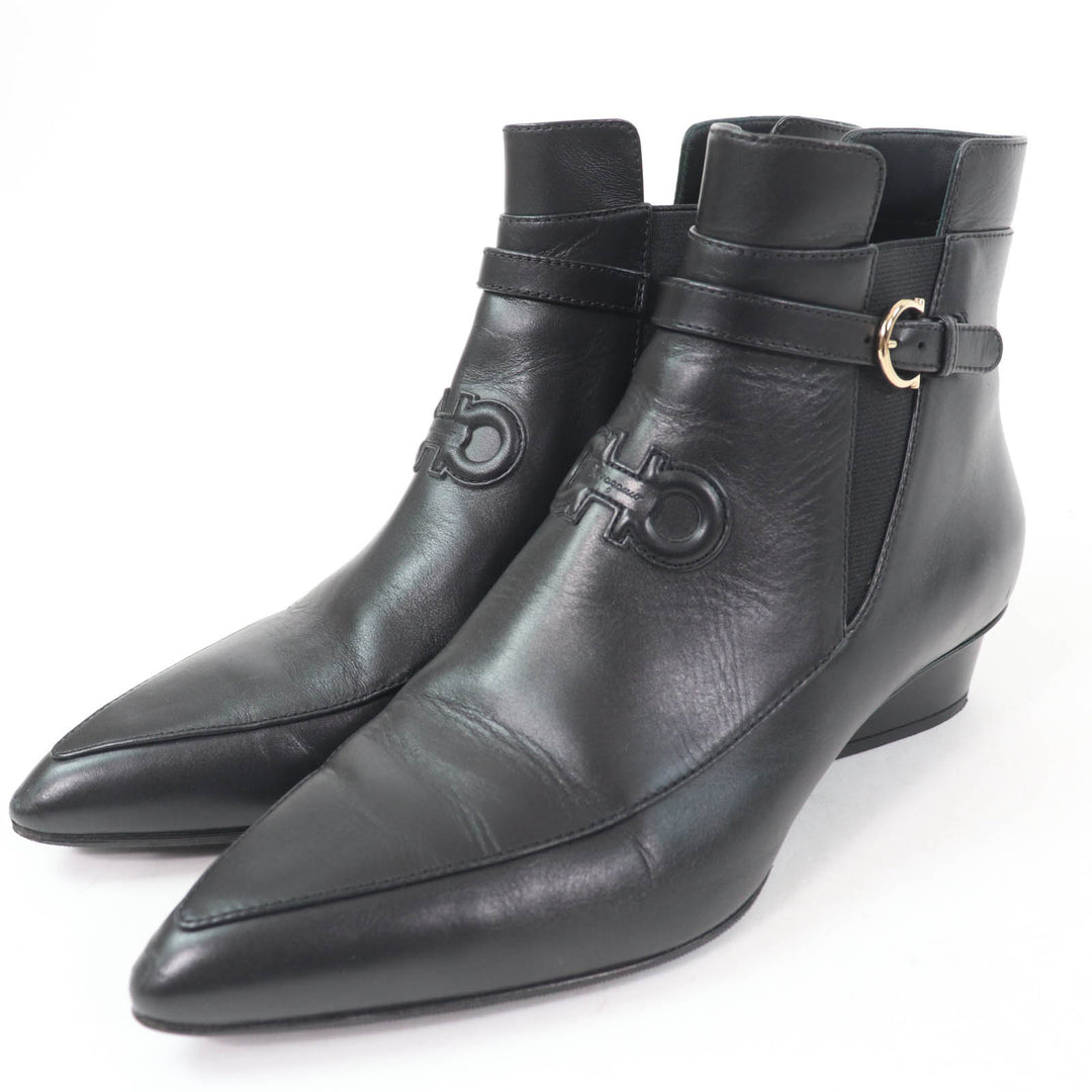 美品☆Salvatore Ferragamo サルヴァトーレフェラガモ ガンチーニ金具付 レザー ショートブーツ ブラック 約24.5cm相当 伊製 レディース