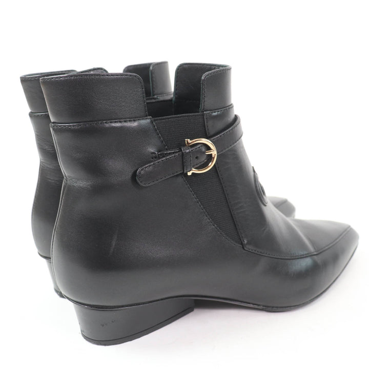美品☆Salvatore Ferragamo サルヴァトーレフェラガモ ガンチーニ金具付 レザー ショートブーツ ブラック 約24.5cm相当 伊製 レディース